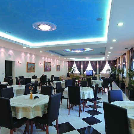 Hotel Platon Афины Экстерьер фото