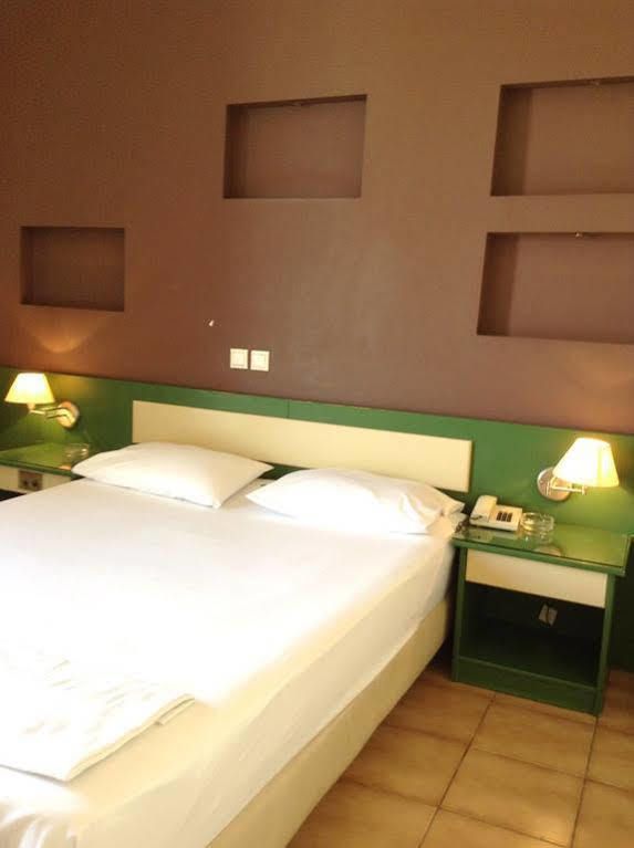 Hotel Platon Афины Экстерьер фото