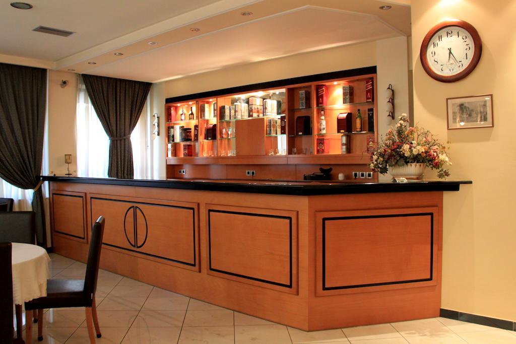 Hotel Platon Афины Экстерьер фото