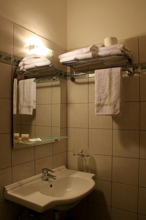 Hotel Platon Афины Экстерьер фото