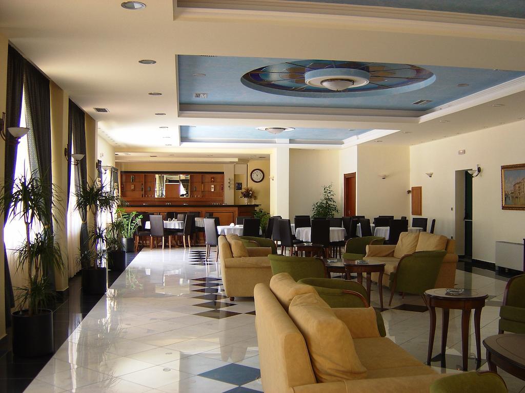 Hotel Platon Афины Экстерьер фото